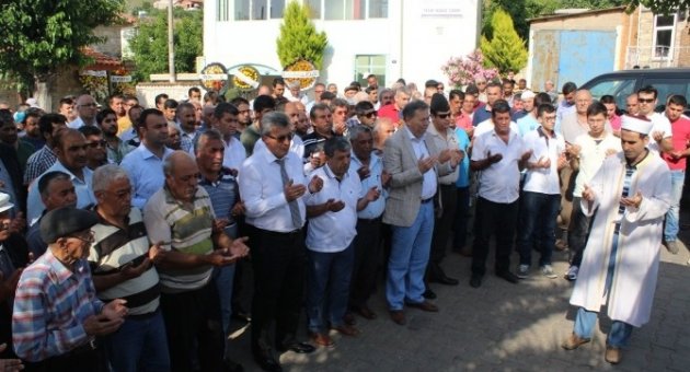 Kazada Ölen Anne Kız Yan Yana Defnedildi