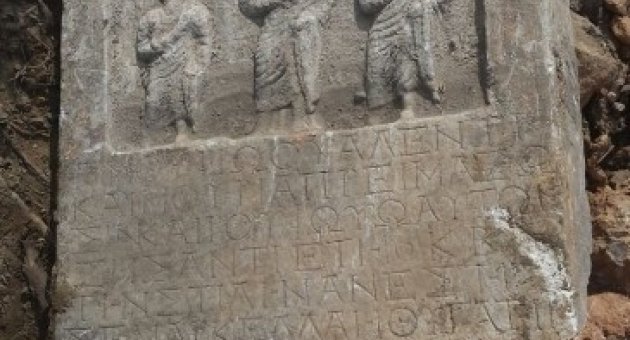 Kazı Sırasında Tarihi Lahit Bulundu