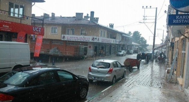 Kelesliler Yağmura Hazırlıksız Yakalandı