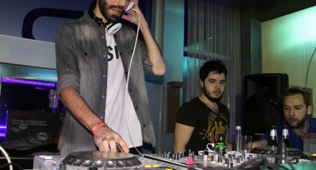 Kemal Doğulu, Aloft Bursa’da Sevenleriyle Coştu