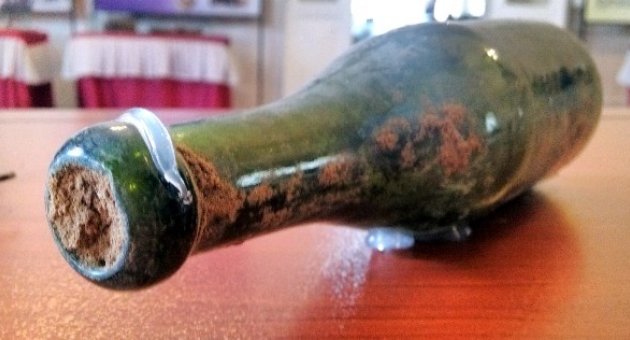 Kendileri Gitti, Şişeleri Kaldı