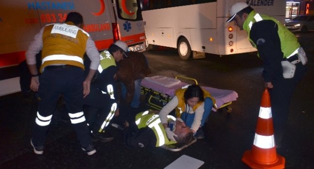 Kendisini Durdurmak İsteyen Polise Çarptı, Kaçtı