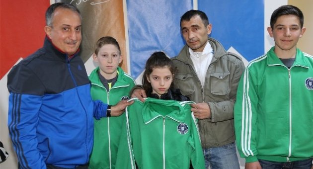 Kırcaali Güreş Kulübü’ne Malzeme Desteği