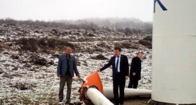 Kırılan Rüzgar Türbini Faaliyete Geçecek