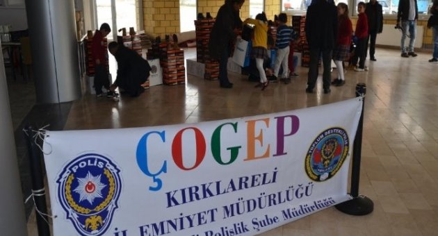 Kırklareli Emniyet Müdürlüğü’nden Öğrencilere Kıyafet Yardımı