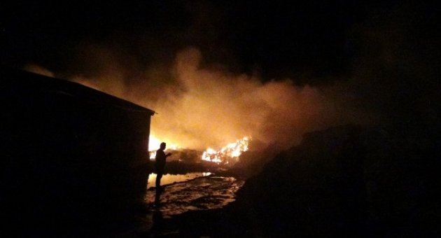 Kırklareli’de Meydana Gelen Yangında Yüzlerce Saman Balyası Kül Oldu