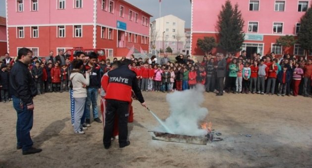 Kırklareli’nde Okullarda Yangın Tatbikatı Yapılıyor