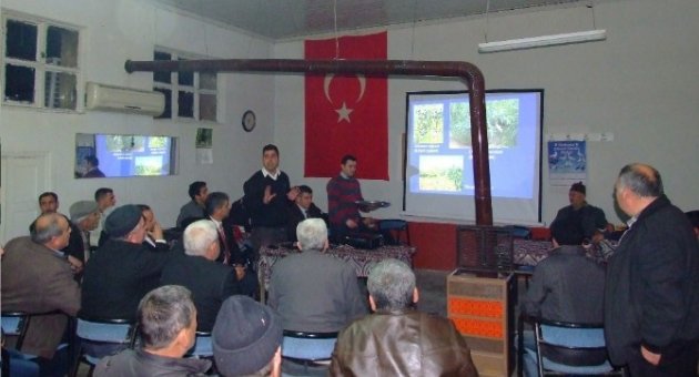 Kızıklı Da Çiftçilere Domates Mildiyusu Anlatıldı