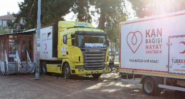 Kızılay Tır’ı Tuğlalı Park’ta