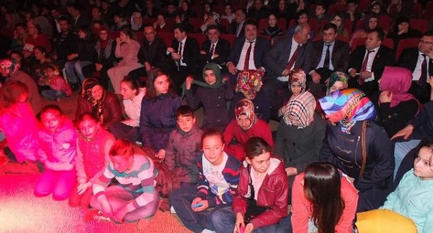 Koca Seyit Memleketinde Tiyatro İle Anıldı
