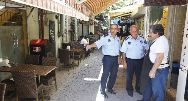 Konak Belediyesi Ekipleri Esnafı Denetledi