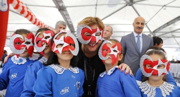 Konaklı Çocuklar Cumhuriyeti Şenlikle Kutladı