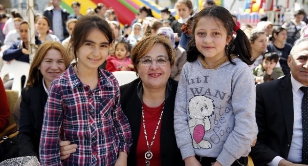 Konak’ta 23 Nisan Coşkusu Bitmiyor