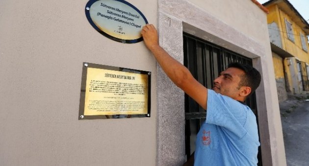 Konak’ta Tarihi Binalara Tanıtıcı Plaka