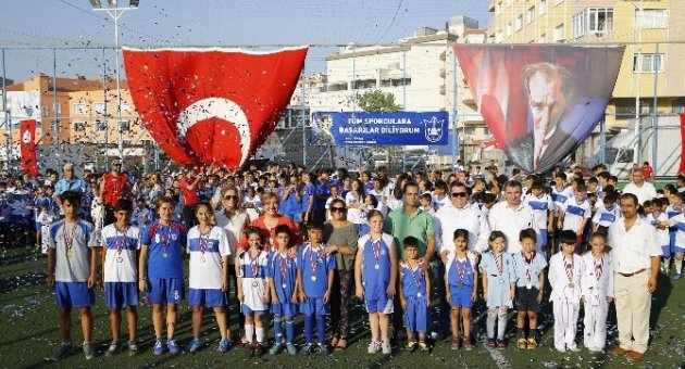 Konak’ta Yaz Spor Okulları Sezonu Kapattı