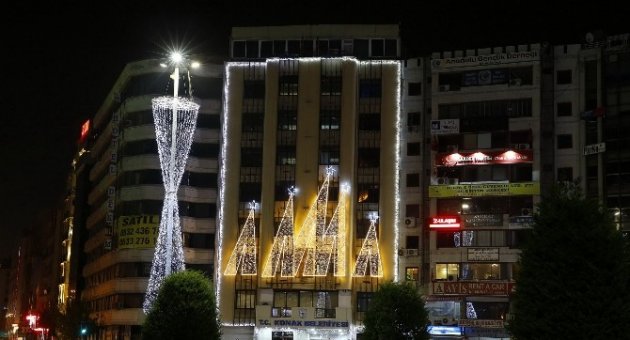 Konak’ta Yeni Yıl Işıltısı