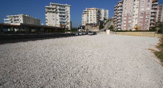 Körfez Evlerindeki Vatandaşlara Başkan Karabağ’dan İki Müjde