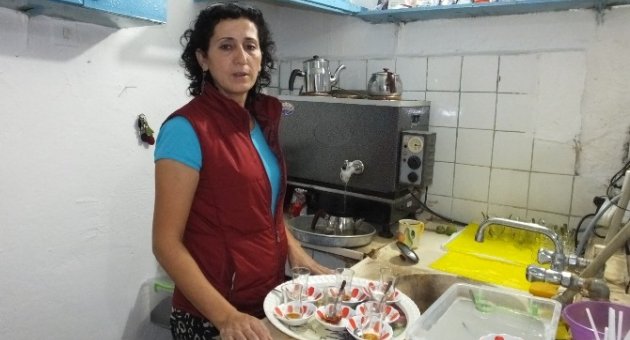 Köy Kahvesine Kadın İşletmeci