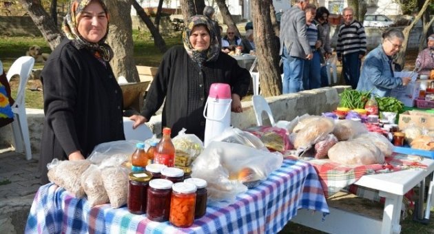 Köy Pazarına Büyük İlgi