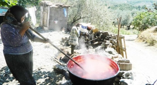Köylerde Salça Zamanı