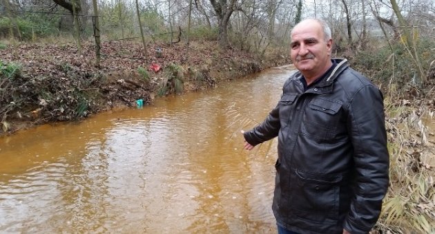 Küçük Çay Kızıla Döndü