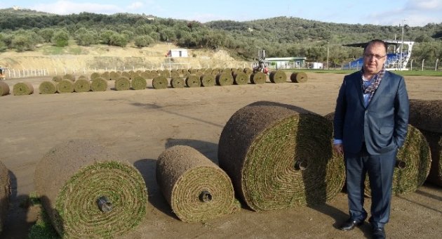 Küçükkuyu Futbol Sahası Çimleniyor