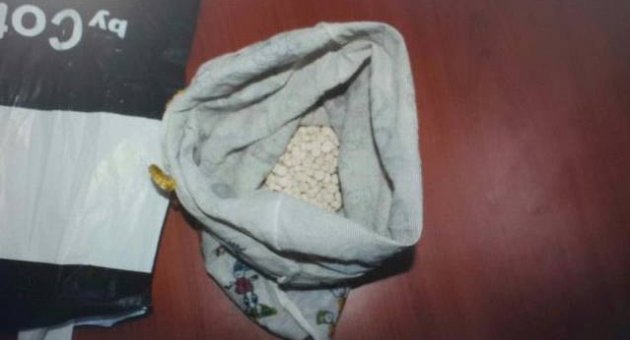 Kumaş Kesede Uyuşturucu Hap Ele Geçirildi