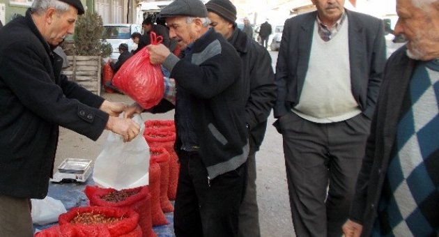 Kuru Soğan Ağlattı, Arpacık Soğanı Güldürdü
