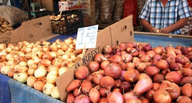 Kuru Soğan Tekirdağ Pazarında 1 Buçuk Tl’den Fiyat Buldu