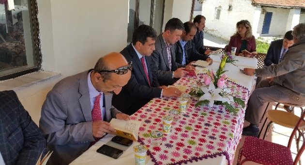 Kütüphane Haftasını Kitap Okuyarak Kutladılar