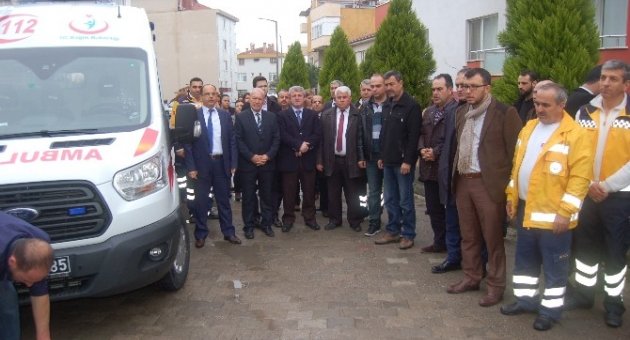 Lapseki 112 Acil Servise 1 Ambulans Gönderildi