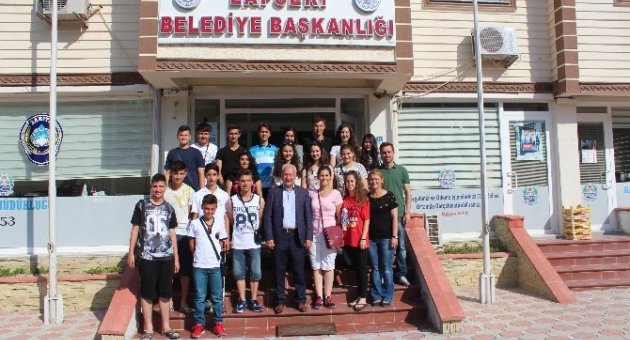 Lapseki Halk Oyunları Ekibi Barcelona’da Sahne Alacak