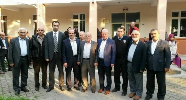 Lapseki Şehit Hüseyin Çetin İmam Hatip Ortaokulunda Aşure İkramı