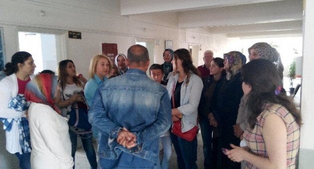 Lapseki’de İmam Hatip Lisesinin Taşınmasına Veliler Tepki Gösterdi