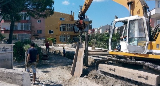 Lapseki’de Kanalizasyon Hattı Çalışmaları Başladı
