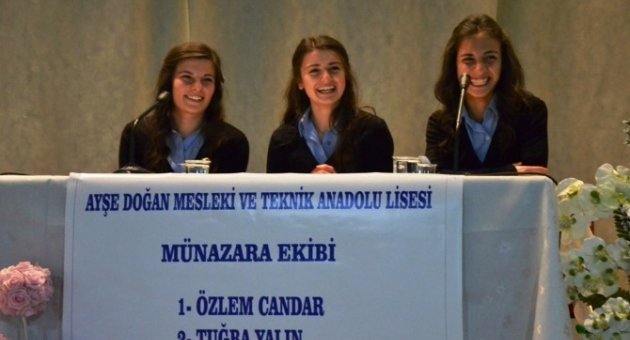 Liseler Arası Münazara Yarışması Yapıldı