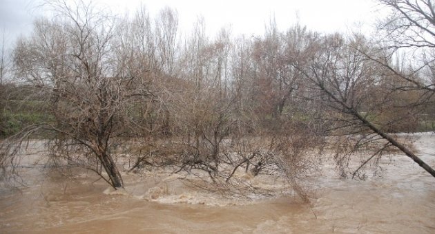 Lodos Ve Sağanak Yağış 18 Tekneyi Batırdı