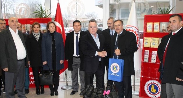 Ltso’dan 732 Öğrenciye Ayakkabı Yardımı