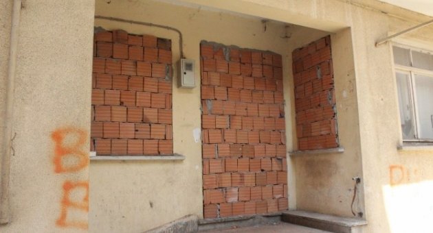 Madde Bağımlıları Ve Alkol Alanlara Duvar Önlemi