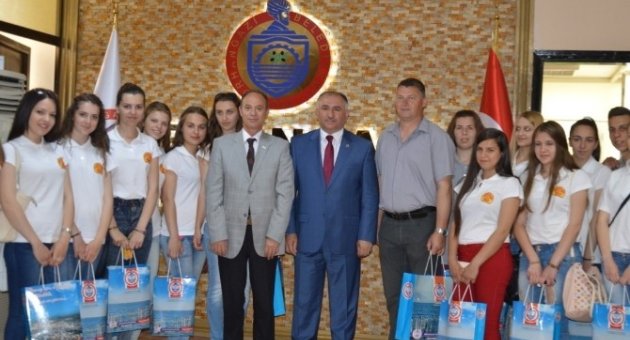 Makedonyalı Öğrenciler Orhangazi’de