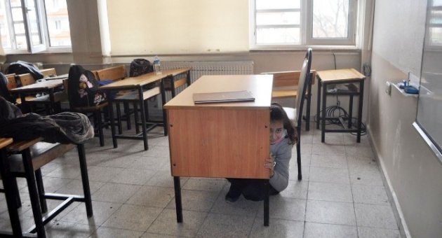 Mak’tan Öğrencilere Deprem Dersi