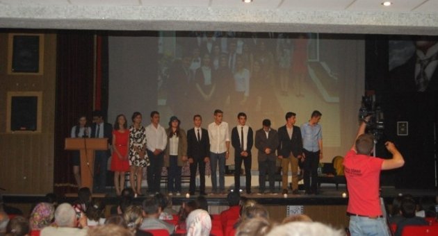 Malkara’da Lise Öğrencilerinden Şiir Ziyafeti