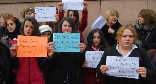 Malkaralı Kadınlar Özgecan İçin Tek Yürek Oldu