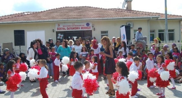 Malkaralı Miniklerden Muhteşem Yıl Sonu Gösterisi