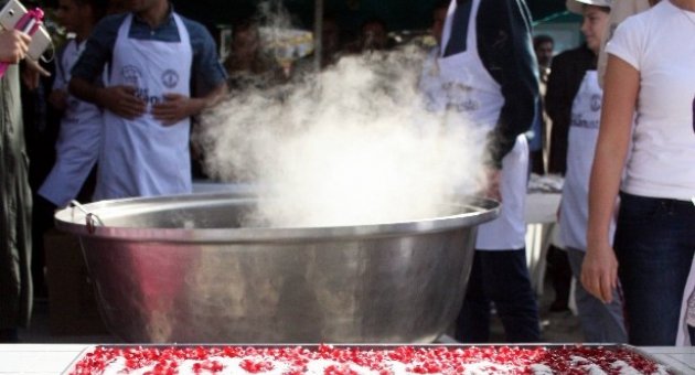 Malzemeleri Türkiye’nin 81 İlinden Toplanarak Yapılan Aşure Cumhurbaşkanına İkram Edilecek