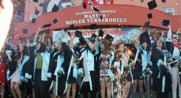 Manyas Myo’da 4’ncü Mezuniyet Coşkusu