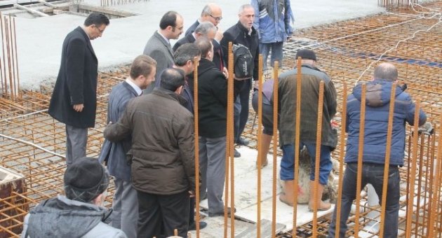 Manyas’ta Merkez Cami’nin Temeli Atıldı