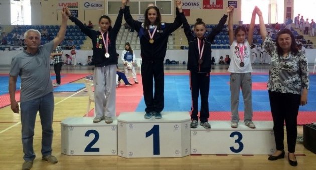 Marmara Taekwondo Şampiyonasına Çanakkale Anafartalar Spor Kulübü Damgasını Vurdu