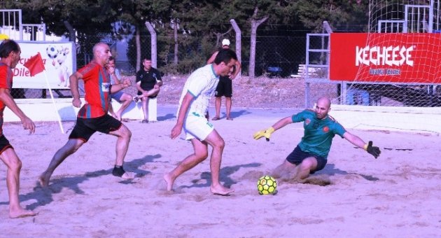Masterler Plaj Futbolu Turnuvası’nda Gözler Finalde