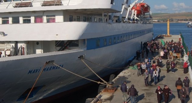 Mavi Marmara Gemisi Gelibolu İskelesi’ne Yanaştı